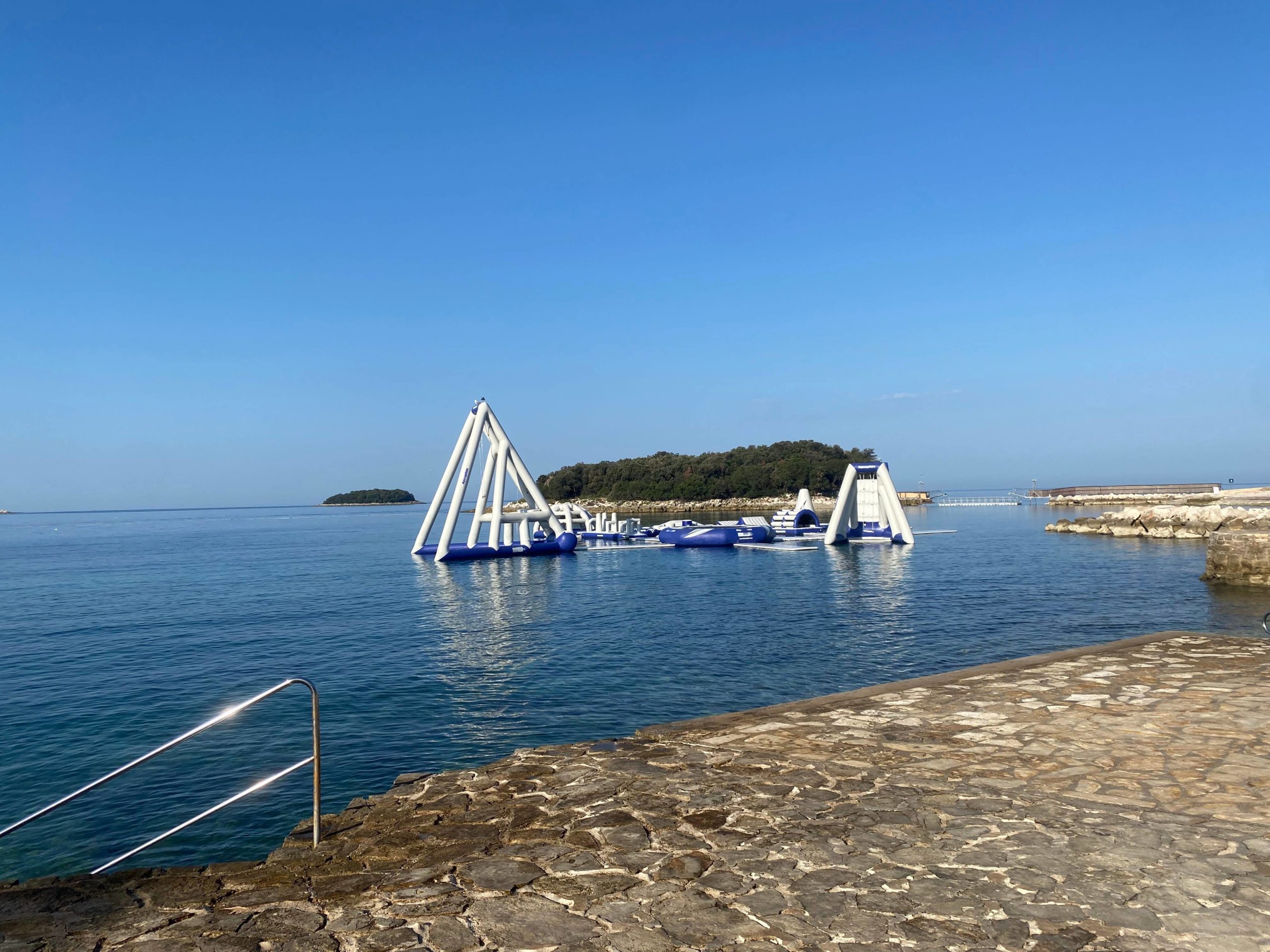 Vodné atrakcie na pláži Maro Family Beach v Istra Premium Camping Resort