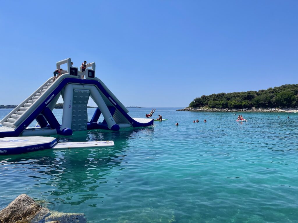 Akvapark na pláži Family Maro Beach vo Valamar Istra Premium Camping